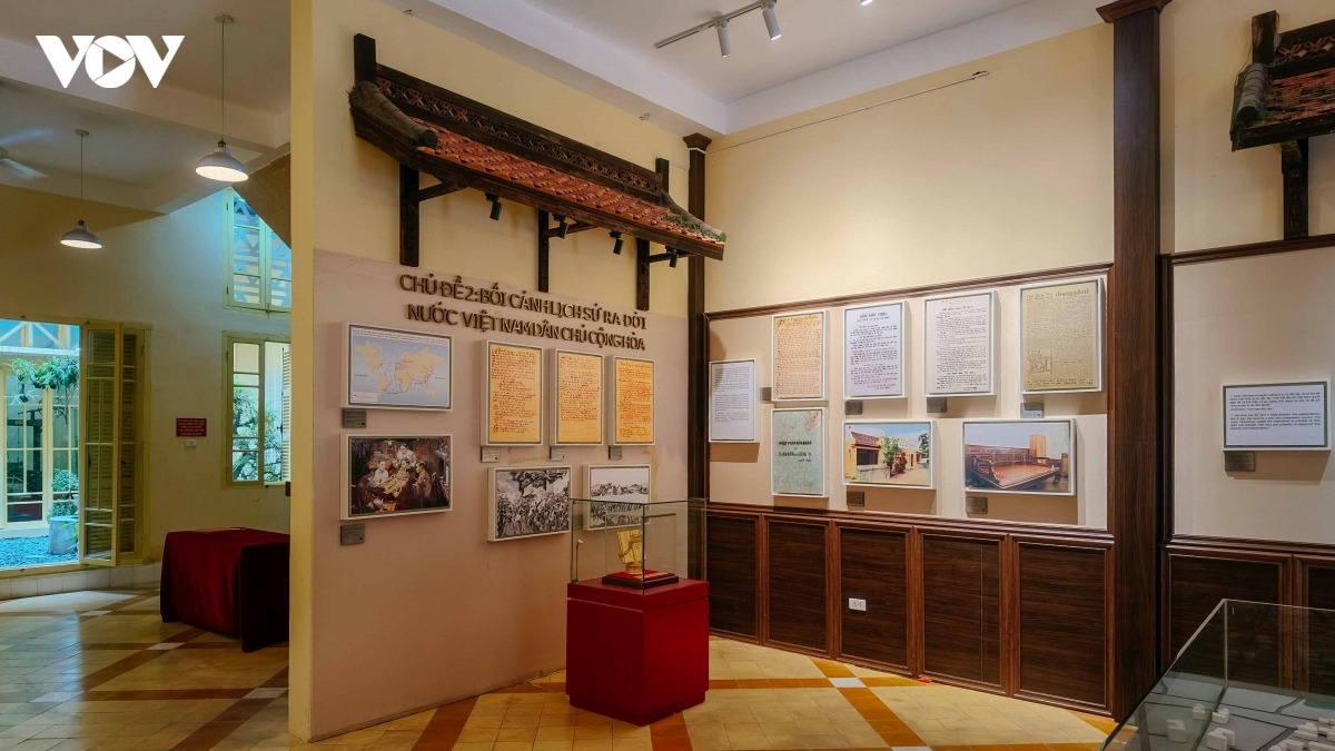 Mỗi dịp Quốc khánh, 48 Hàng Ngang trở thành một địa chỉ để người hôm nay trở về với những ngày trước thời khắc Độc lập và nhớ về mùa Thu lịch sử năm 1945.