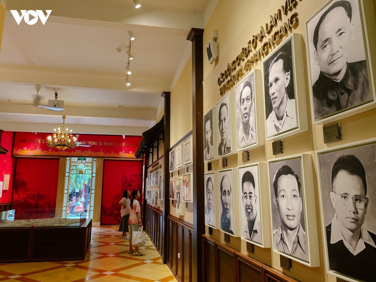 Những cán bộ Trung ương từng làm việc tại 48 Hàng Ngang trong những ngày tháng Tám năm 1945, góp phần chuẩn bị cho thời khắc Độc lập.