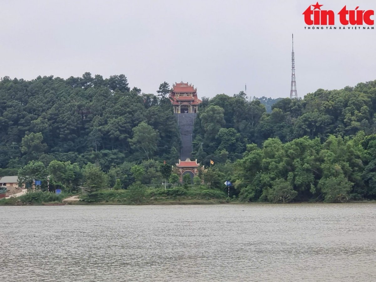 Truc Lam Zen Monastery on the bank of the Ma River (Photo: baotintuc.vn)