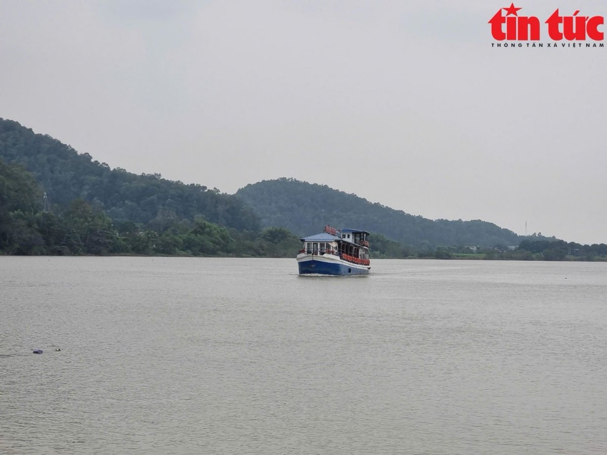 The cruise boat on Ma River (Photo: baotintuc.vn)
