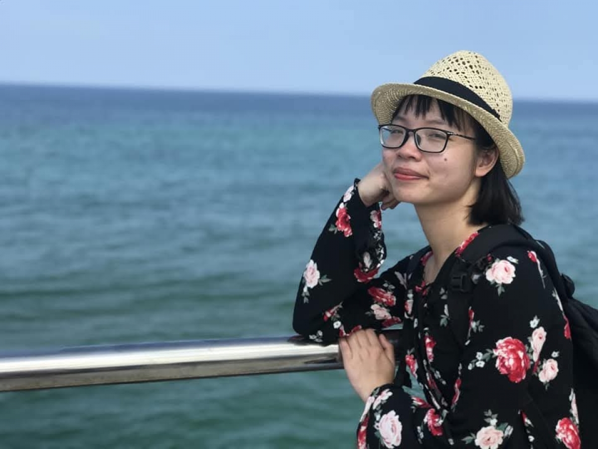 Biên tập viên. dịch giả Nguyễn Hà.