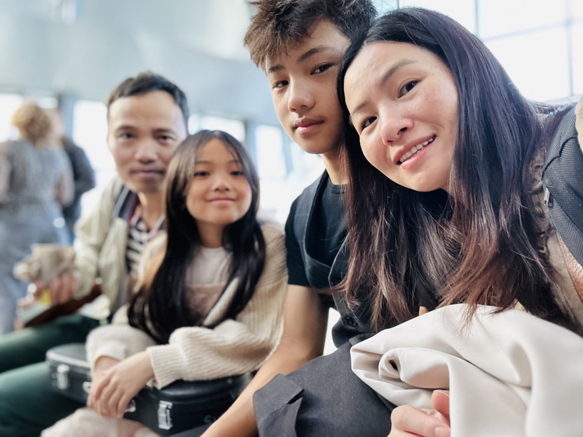 Hai vợ chồng TS Nguyễn Thị Thu Hiền - TS Lê Quý Vang luôn cố gắng giữ gìn văn hóa Việt, nói tiếng Việt trong gia đình mình. 