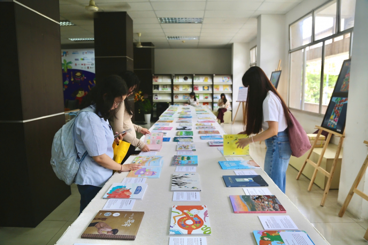 Festival de Libros Ilustrados Infantiles de Vietnam 2026, celebrado en la Biblioteca de Ciencias Generales de Ciudad Ho Chi Minh. Foto: tuoitre.vn