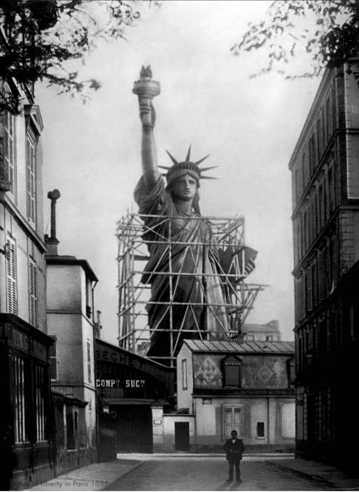 Statue of Liberty was assembled on the streets of Paris before being shipped to the USA in 1884 (Photo: Public Domain)
