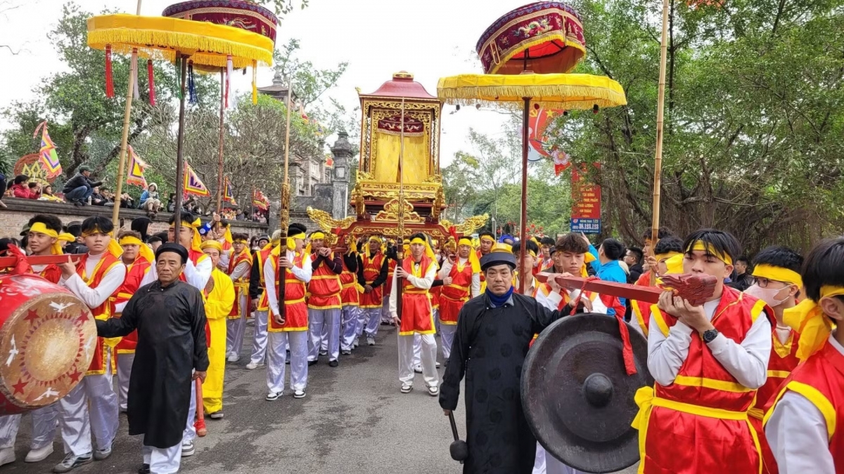 The Co Loa Festival, one of Hanoi’s largest festivals, is recognized as a National Intangible Cultural Heritage (Photo: nhandan.vn)
