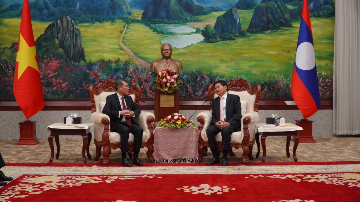 Prime Minister Le Minh Hung and General Secretary and President of Laos Thongloun Sisoulith. (Photo: VOV)