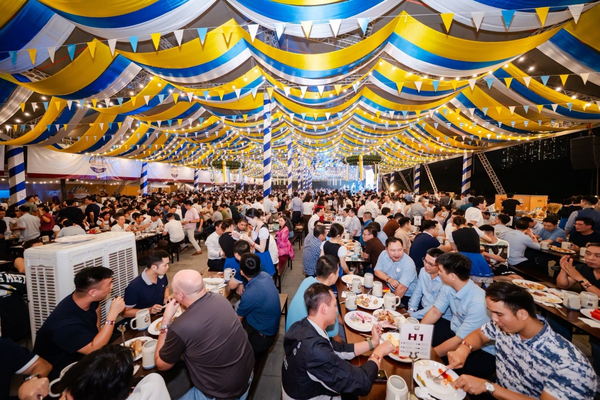 D'une fête empreinte des traditions bavaroises, l'Oktoberfest est devenue un rendez-vous culturel annuel où les valeurs traditionnelles allemandes sont présentées au Vietnam. Photo: Comité d'organisation