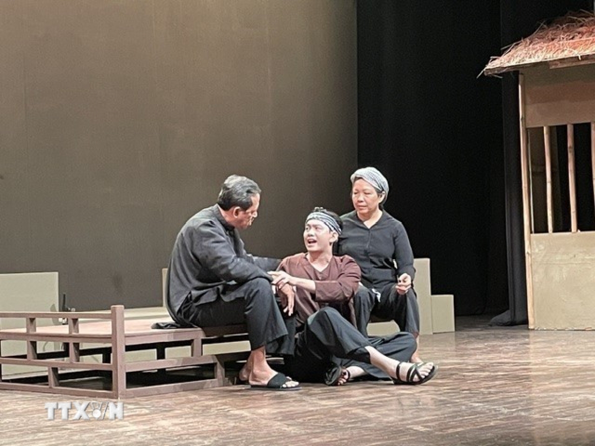 A través de la obra, el público internacional en India conoce más sobre la historia de resistencia de Vietnam, así como sobre su cultura y su gente. Foto: VNA