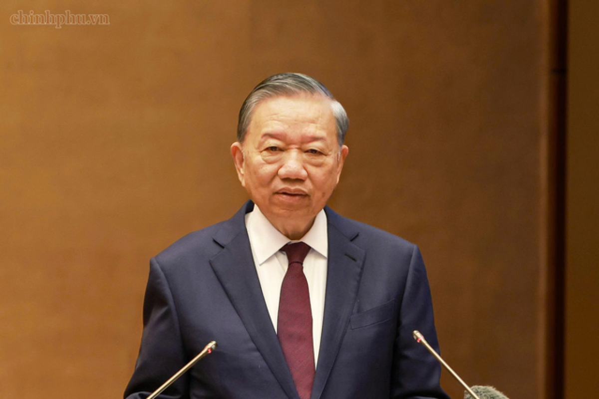 Party leader and President To Lam speaks at a national conference on implementing resolutions adopted at the 4th plenum of the 14th Party Central Committee, Hanoi, October 16, 2026. (Photo: VGP/Nhat Bac)
