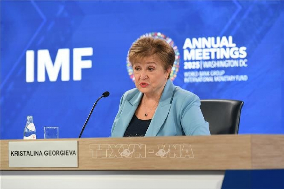 IMF Managing Director Kristalina Georgieva speaks at a press briefing during the International Monetary Fund and World Bank Group annual meetings, in Washington DC, on October 16, 2025. (Photo: Xinhua/VNA)