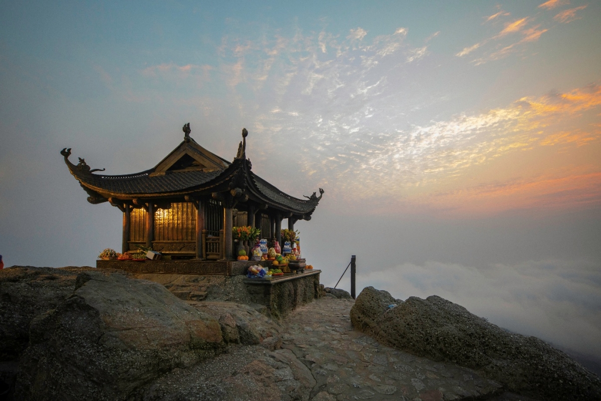 แหล่งโบราณสถานและทัศนียภาพ เอียนตื่อ-หวิงเงียม-โกนเซิน-เกี๊ยบบาก