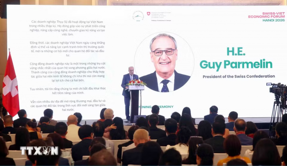 Le président suisse Guy Parmelin s'exprime lors du Forum économique Vietnam-Suisse 2026, organisé dimanche 18 octobre à Hanoï. Photo: TTXVN