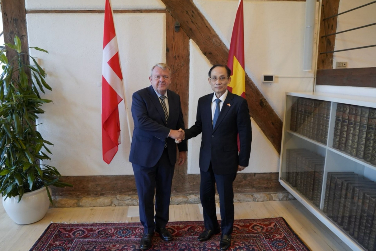 レ・ホアイ・チュン外相は、デンマークのラース・ロッケ・ラスムセン外相と会見<br>
（写真提供：外務省）