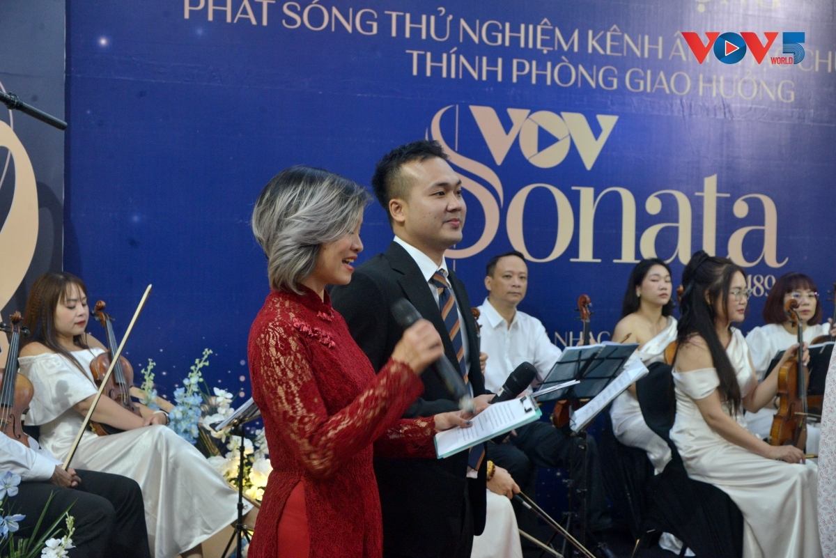 VOV Sonata - FM89 ຈະໄດ້ຮັບການຜັນຂະຫຍາຍຕາມສອງໄລຍະ. ໃນໄລຍະທຳອິດ, ນັບແຕ່ນີ້ຮອດທ້າຍປີ 2026, VOV ຈະສຳຫຼວດ, ໝູນໃຊ້ພື້ນຖານໂຄງລ່າງທີ່ມີຢູ່ແລ້ວ, ຊັບຊ້ອນ ແລະ ດັດສົມວັດຖຸອຸປະກອນເພື່ອປົກຄຸມ FM ຢູ່ 10 ພື້ນທີ່ຈຸດສຸມ ລວມມີ ຮ່າໂນ້ຍ, ນະຄອນ ໂຮ່ຈີມິນ, ດ່ານັ້ງ, ເກິ່ນເທີ, ຍາຈາງ, ຫ໋າຍຝ່ອງ, ກວ໋າງນິງ, ຮຶງອຽນ, ບັກນິງ ແລະ ຝູກວັກ.