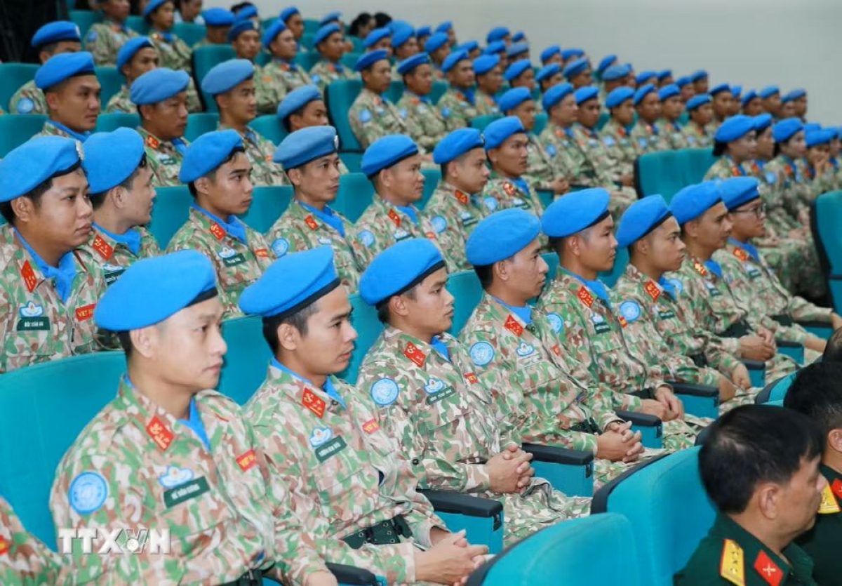 ບັນ​ດາ​ນາຍ​ທະ​ຫານກອງທະຫານຊ່າງແສງເລກ 4<br>
(ພາ​ບ: TTXVN)