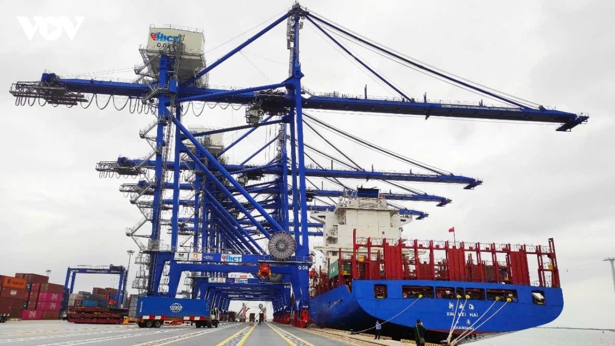 Các chuyên gia bàn nhiều giải pháp nhằm đẩy mạnh hợp tác nghiên cứu, chuyển giao công nghệ và đào tạo nguồn nhân lực, hướng tới hệ thống vận tải xanh, thông minh và bền vững. Ảnh: VOV