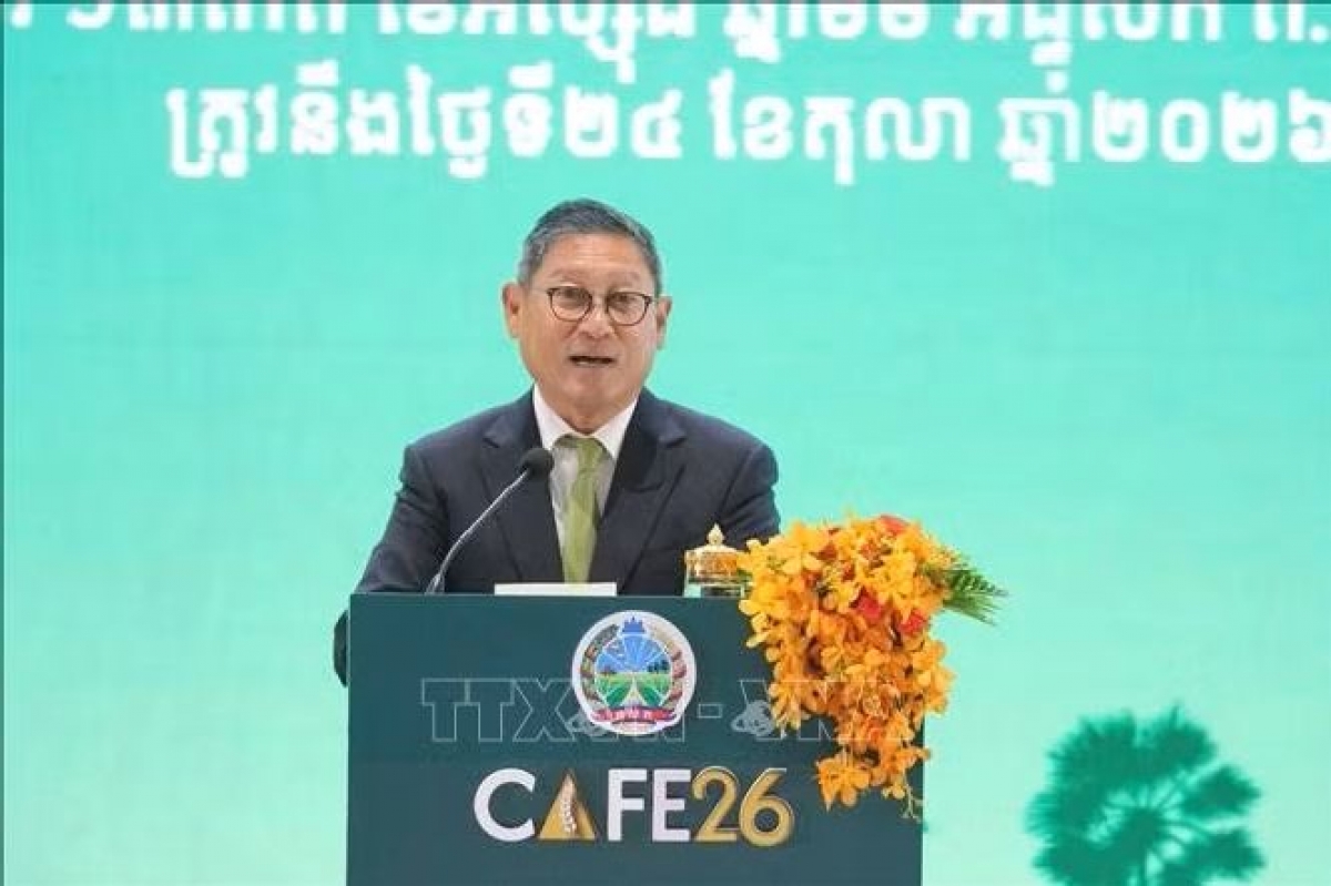 Wakil Perdana Menteri Sok Chenda Sophea menyampaikan pidato pembukaan acara. Foto: Kantor Berita Vietnam 