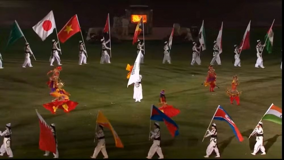 Bendera negara-negara peserta pada Upacara penutupan Kongres. Foto: Panitia Penyelenggara.