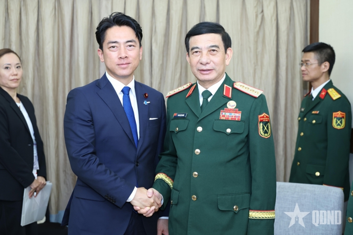 ファン・バン・ザン副首相兼国防相と日本の小泉進次郎防衛大臣との会見（写真: qdnd.vn）