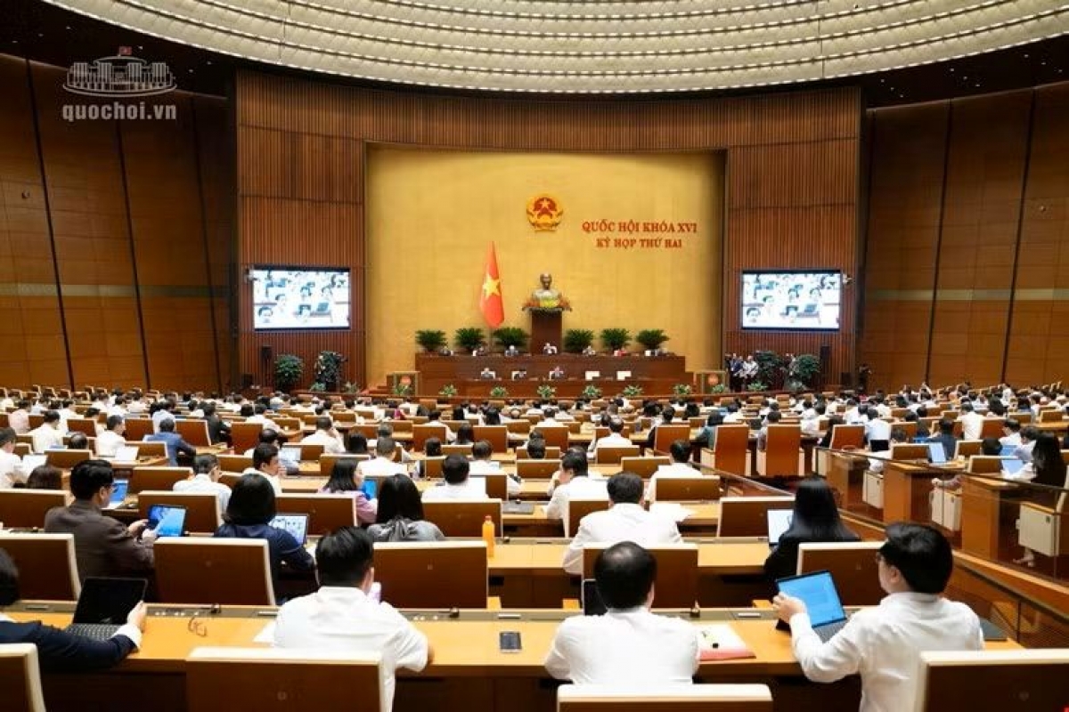 L'Assemblée nationale poursuit ses discussions en séance plénière sur la situation socio-économique dans la matinée du 31 octobre. Photo: quochoi.vn