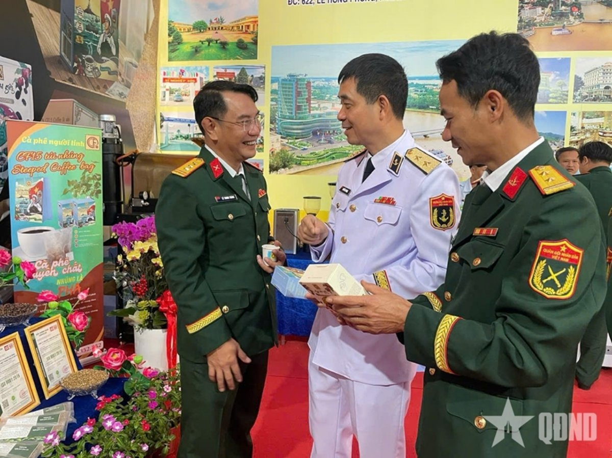 「兵士のコーヒー」ブランドの製品を紹介する展示ブース（写真： congtycaphe15.com）
