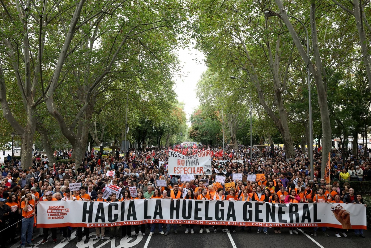 Protesta para exigir el fin de los desahucios y la solución de la crisis de la vivienda, en Madrid, España, el 3 de octubre de 2026. Foto: REUTERS/Alejandro Martínez Vélez