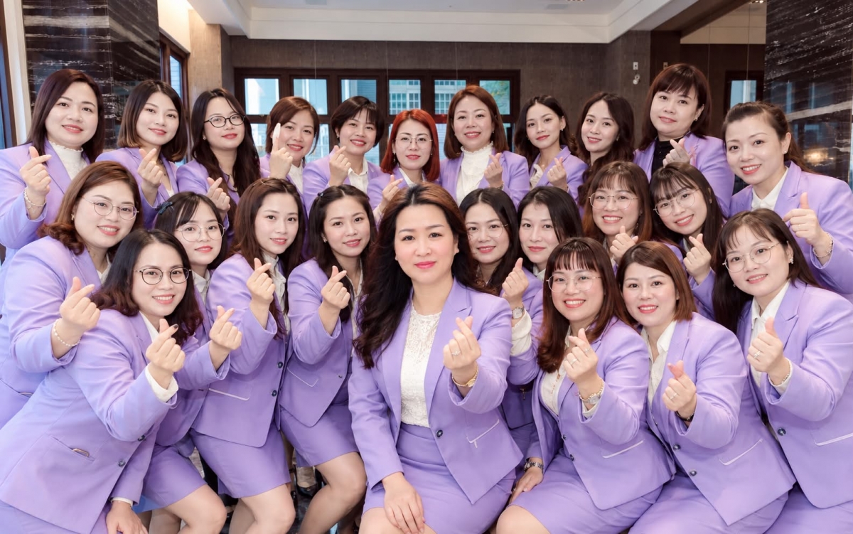Các chị phụ nữ tại Việt Nam tại thành phố Đào Viên