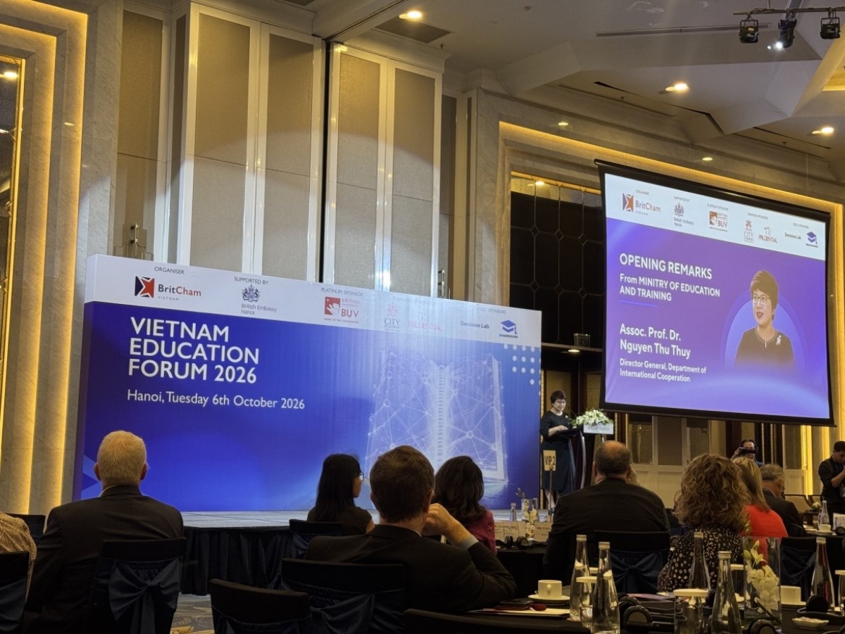 Ms. Nguyen Thu Thuy, Director of the Department of International Cooperation, Ministry of Education and Training, speaks at the forum. (Photo: VOV)