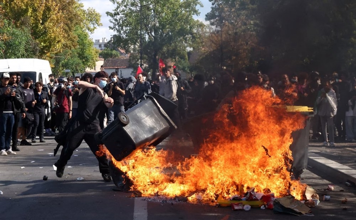 Violences et vandalisme lors des manifestations du 2 octobre en France. Photo: REUTERS