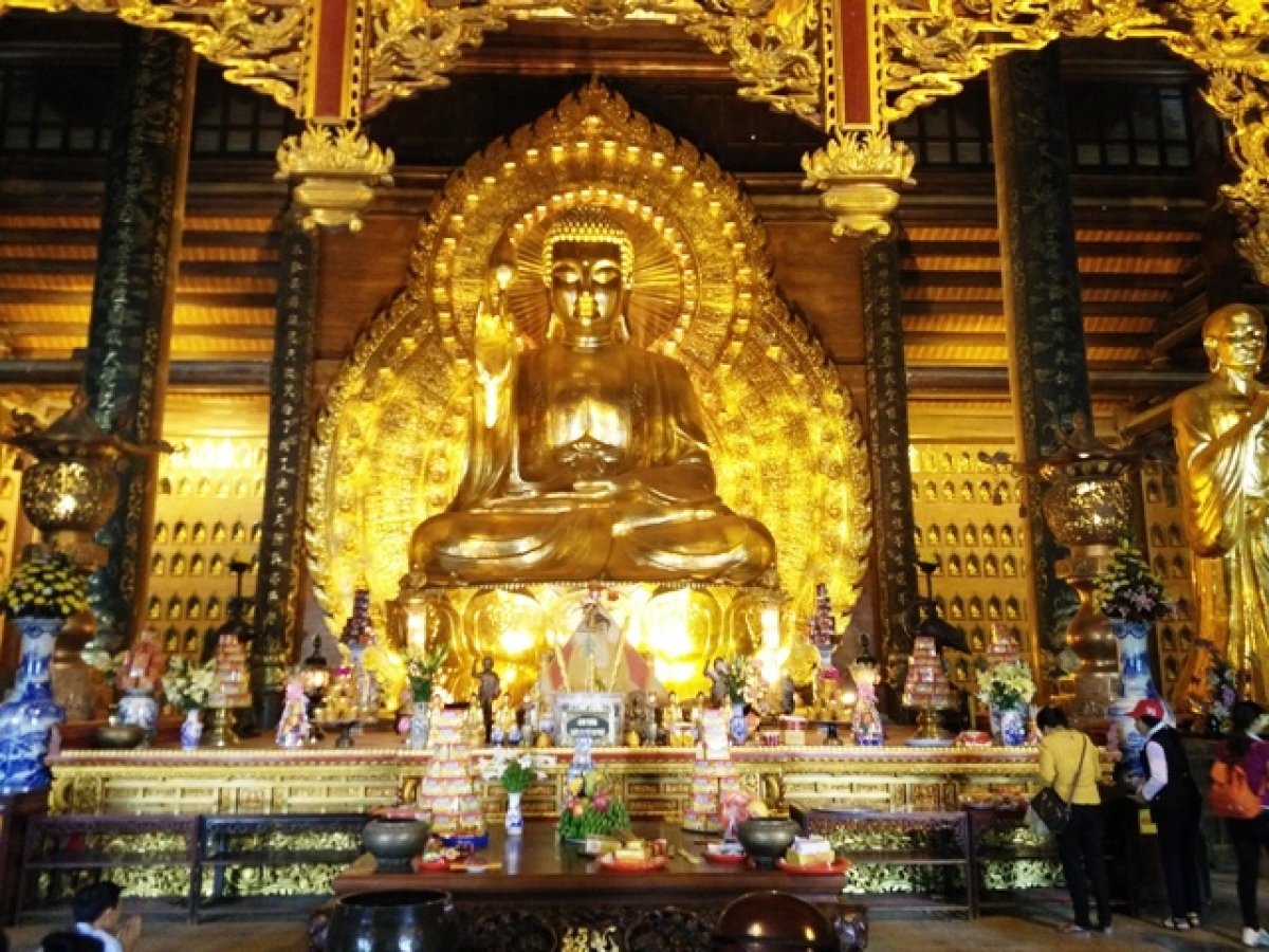 Largest bronze statue of the Goddess of mercy in Vietnam