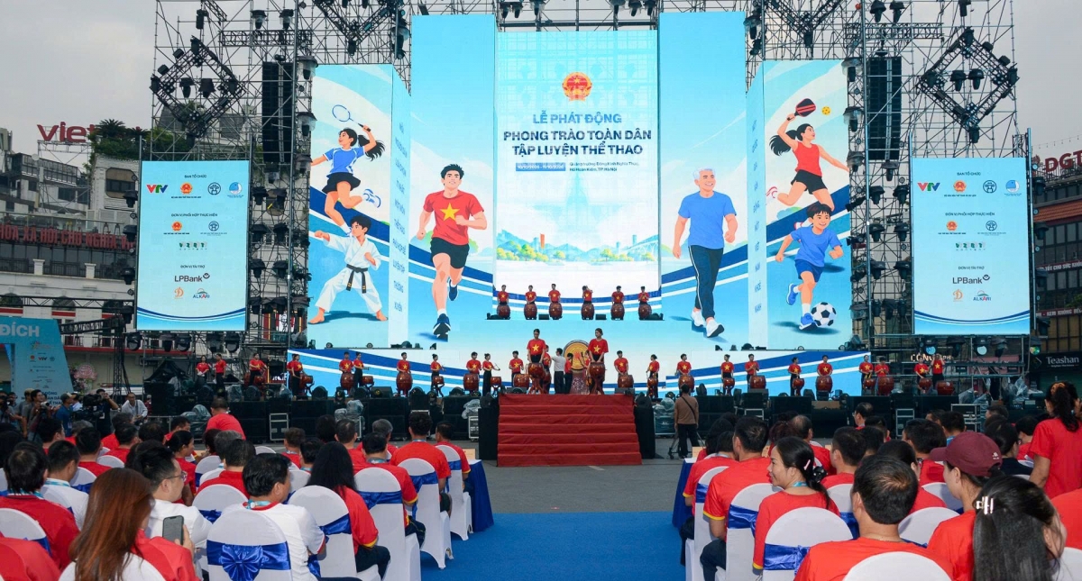 Phát động Phong trào “Mỗi người dân lựa chọn ít nhất một môn thể thao phù hợp để tập luyện thường xuyên”. Ảnh: VOV