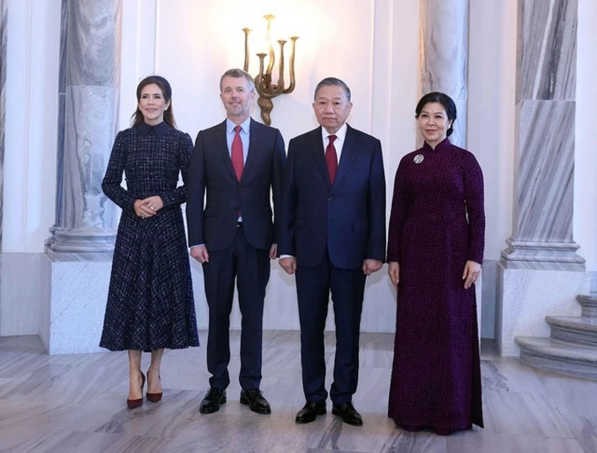 General Secretary and President Lam and his spouse Ngo Phuong Ly meet with King Frederik X and Queen Mary in Copenhagen on Oct 19, 2026. (Photo: VNA)