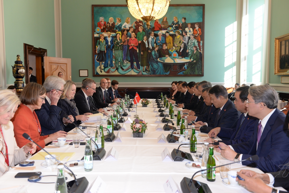 The meeting between General Secretary and President To Lam and Speaker of the Danish Parliament Henrik Frandsen. (Photo: Viet Cuong/VOV)