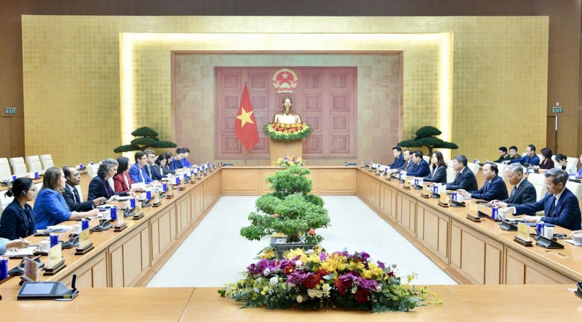 Premierminister Le Minh Hung empfängt Pauline Tamesis, Ständige UN-Koordinatorin, und Vertreter verschiedener UN-Organisationen in Vietnam. (Foto: VOV)