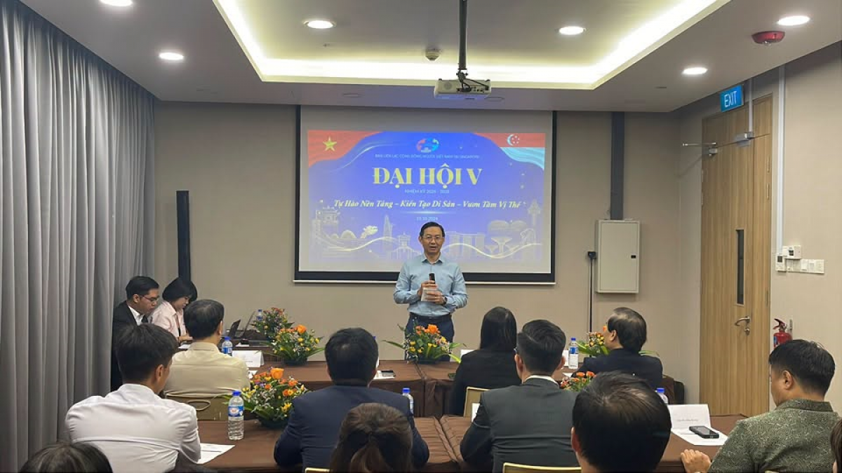 Đại sứ đặc mệnh toàn quyền nước Cộng hòa XHCN Việt Nam tại nước Cộng hòa Singapore, ông Trần Phước Anh, phát biểu tại Đại hội.