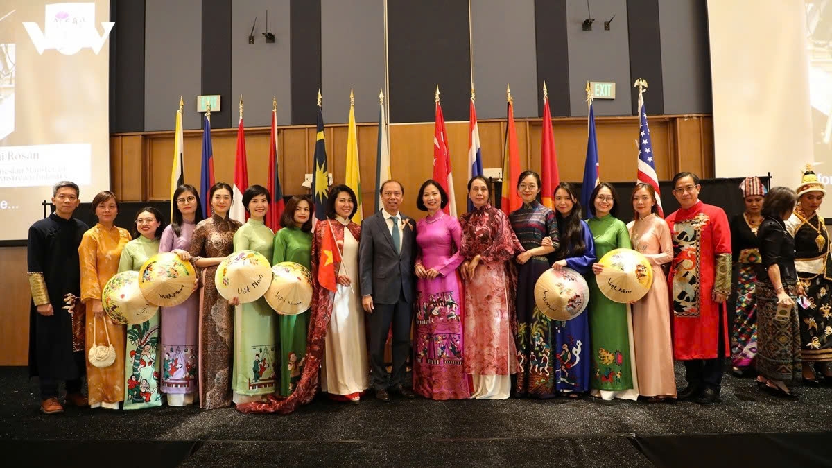 Áo dài Việt Nam được giới thiệu tại Ngày Văn hóa ASEAN 2026 ở bang Maryland, Mỹ, ngày 14/10.