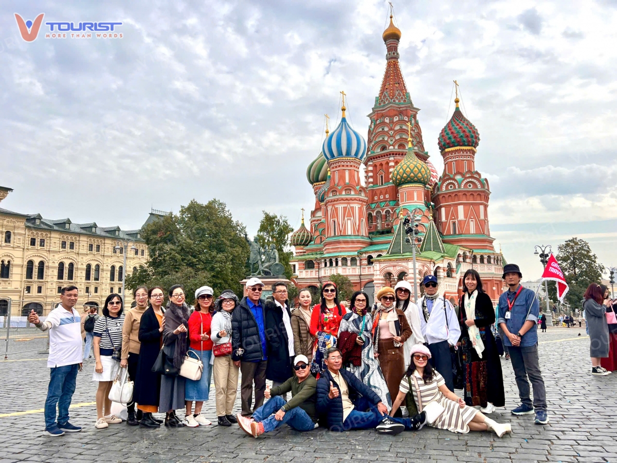 Turistas vietnamitas en la Plaza Roja en Moscú. Foto: vtourist.com.vn