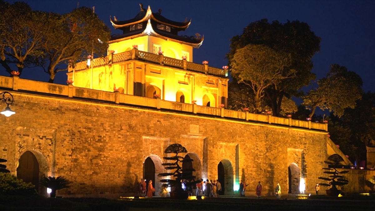 Di Benteng Kuno Thang Long diselenggarakan banyak kegiatan untuk menyerap kedatangan warga ke warisan (Foto: thanhnien.vn)