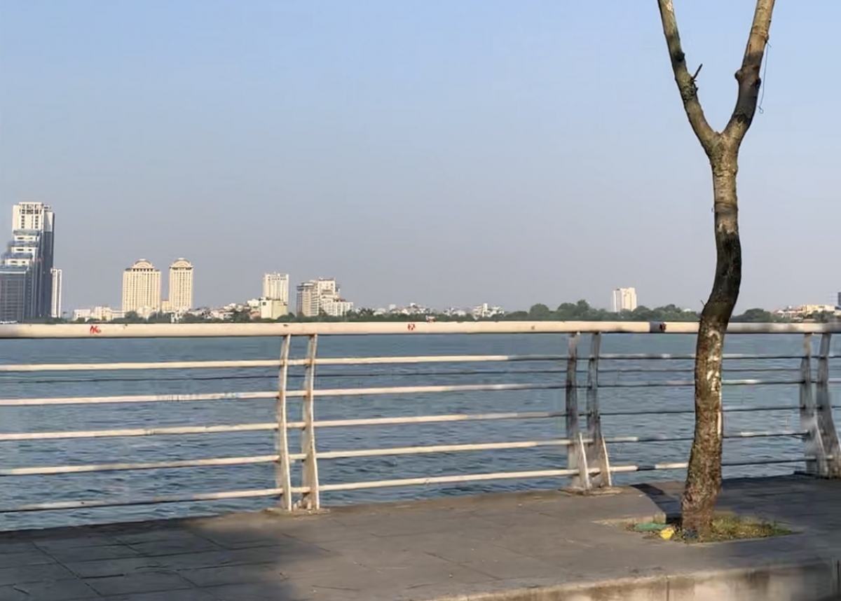 Le lac de l’Ouest (Hồ Tây). La légende veut qu’un buffle d’or venu de Chine y dorme encore, au fond de l’eau. Photo: Quynh Anh