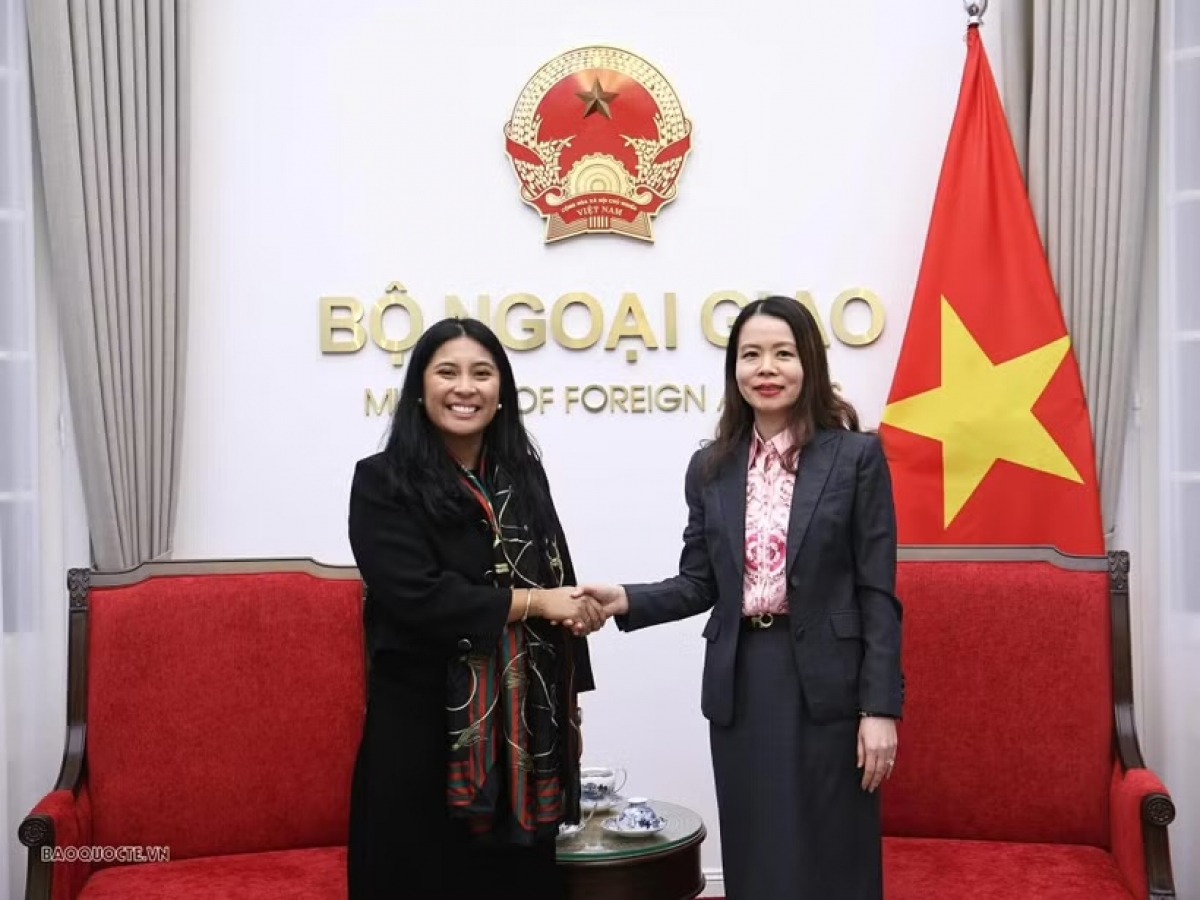 Deputy Foreign Minister Nguyen Minh Hang receives Kelly Coldiron, Deputy Assistant Secretary of Commerce for Asia and Acting Executive Director of SelectUSA at the US Department of Commerce, Hanoi, October 16, 2026. (Photo: baoquocte.vn)