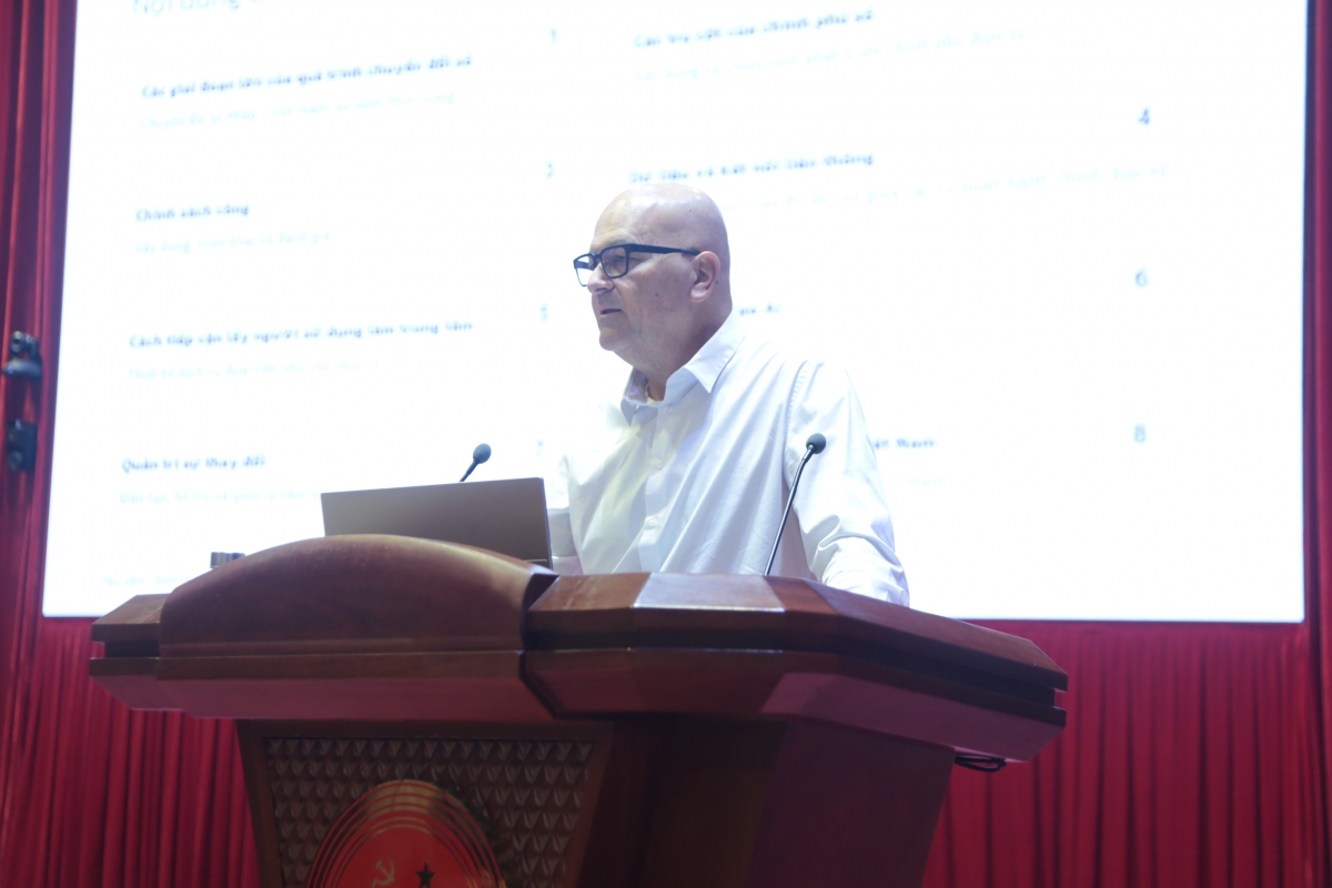 Hervé Le Bars, chef de l’équipe d’experts du projet de coopération franco-vietnamien sur l’e-gouvernement. Photo: Ambassade de France au Vietnam​​​​​​