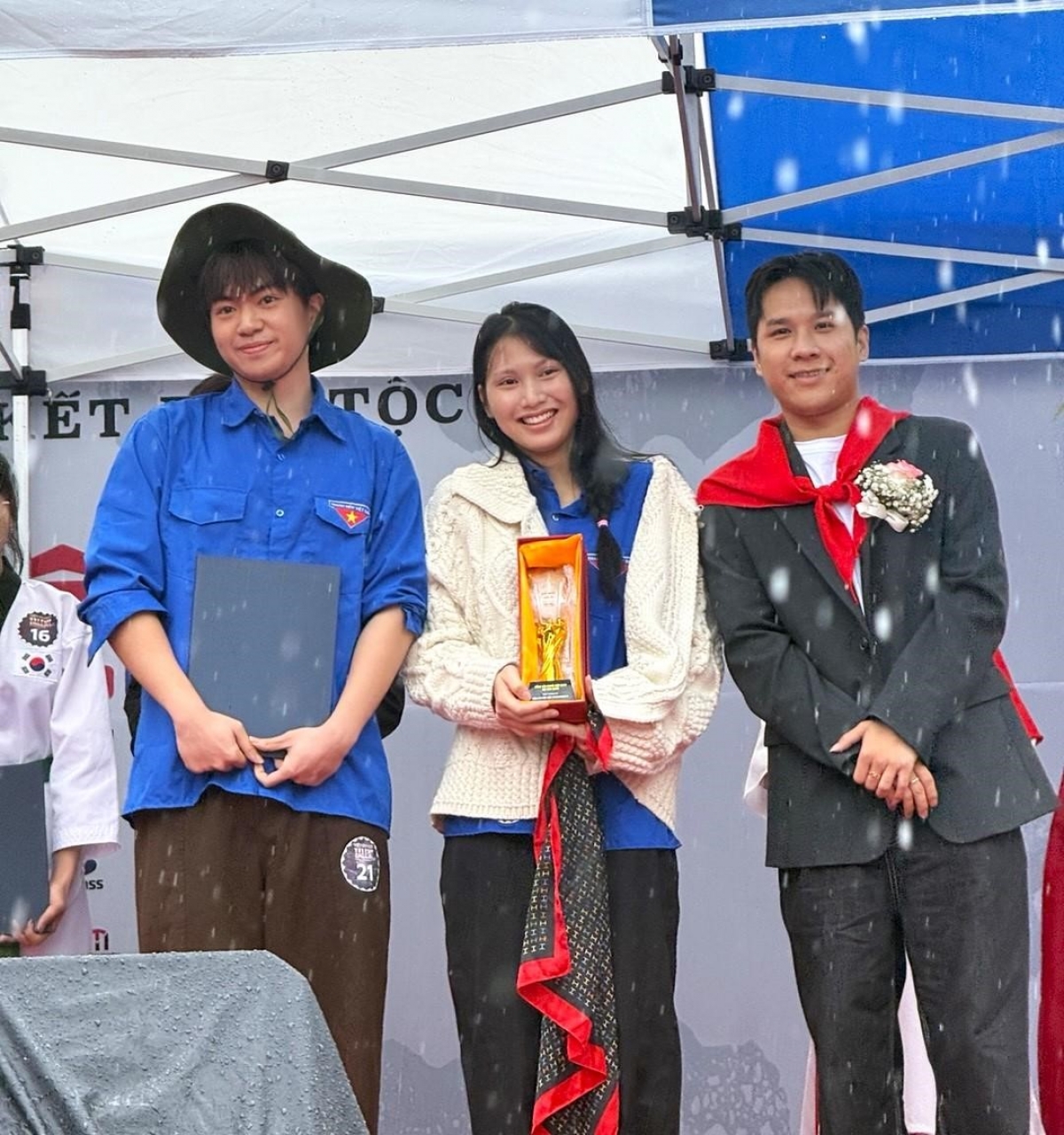 Nhóm Star giành giải Quán quân "Việt – Hàn Got Talent 2026", với tác phẩm Múa đương đại: Giữa hòa bình – Gói con tim làm quà.