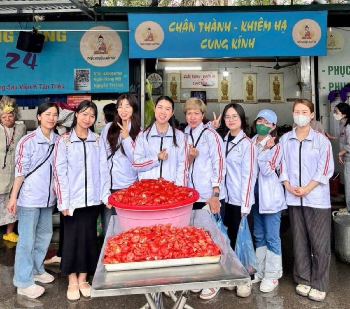 Sunshine Global tại Việt Nam tham gia đồng hành cùng Bếp ăn 0 đồng thuộc Nhóm thiện nguyện Nhất Tâm. Ảnh nvcc
