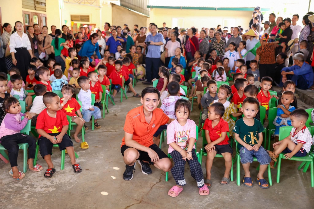 Sunshine Global Việt Nam vui  Tết trung thu cùng các em nhỏ tại quê nhà, Việt Nam.<br>
Ảnh fbnv