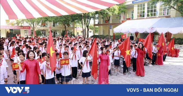 越南全国各地学校9月5日上午统一举行2026-2027学年开学典礼