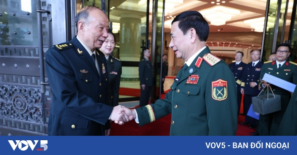 潘文江会见中共中央军委副主席张升民