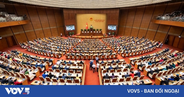 今天上午第十六届国会第二次会议开幕