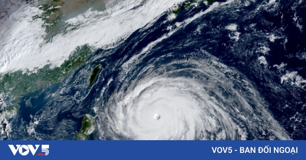 台风 “蔷琵”扰乱东亚航空交通，数百航班取消
