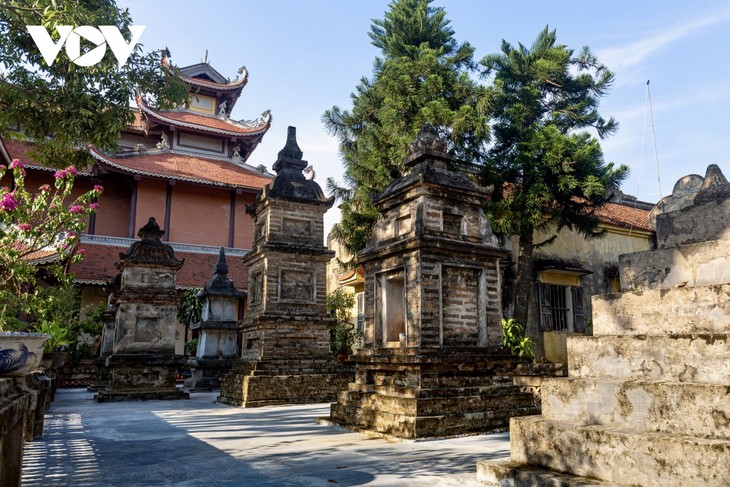 Uniknya Pagoda yang Memiliki Lebih dari 30 Menara di Provinsi Hai Duong