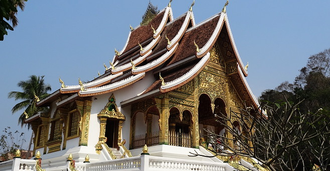 ວີ​ດີ​ໂອ​ກ່ຽວ​ກັບ​ແຂວງ​ຕ່າງໆ​ທາງ​ພາກ​ເໜືອ ແລະ ພາກ​ກາງ​ລາວ ໂດ​ຍ​ຊາວ ຫວຽດ​ນາມ ປະ​ຕິ​ບັດ